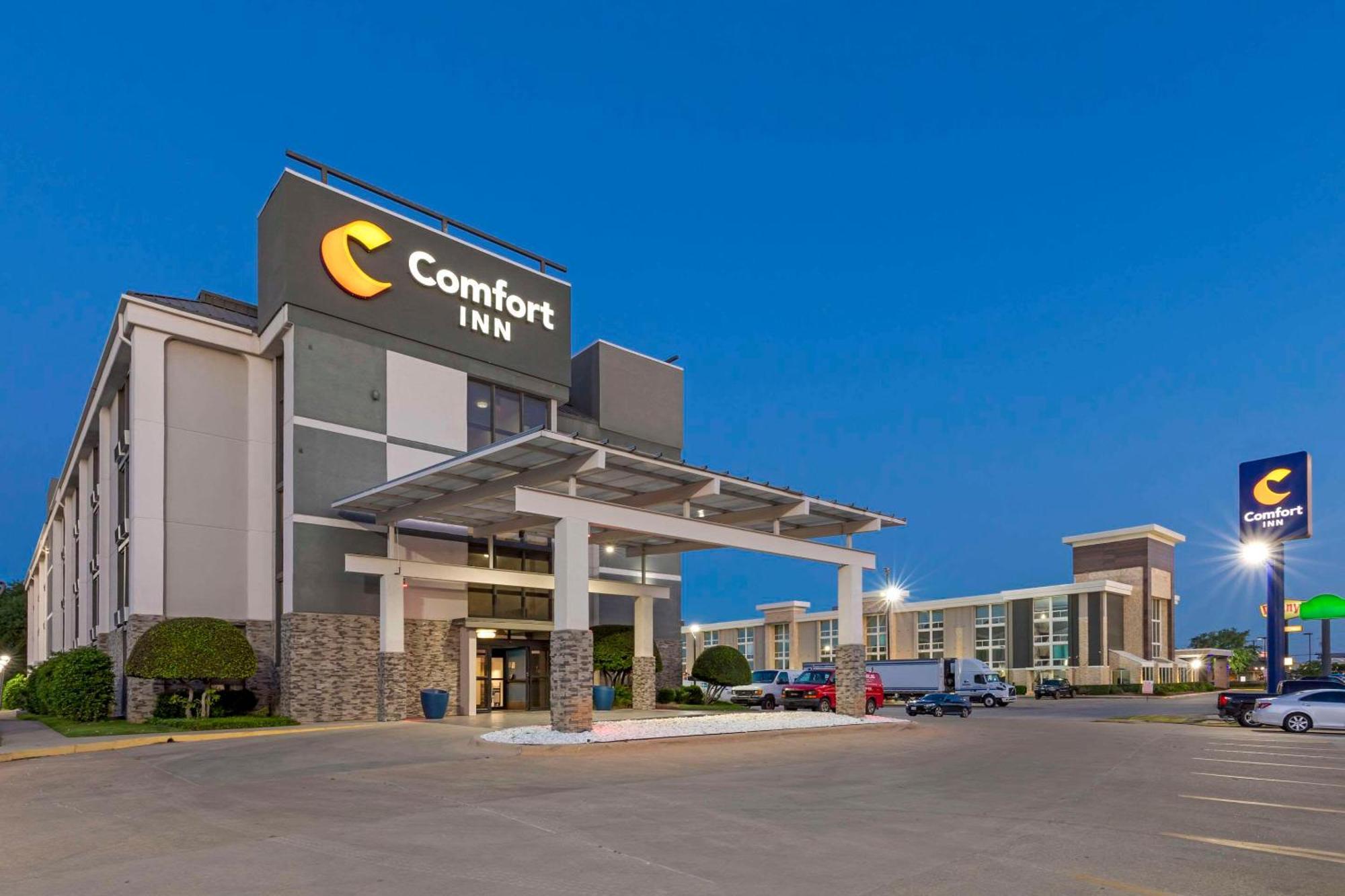 Comfort Inn Dallas North Love Field Airport Екстер'єр фото