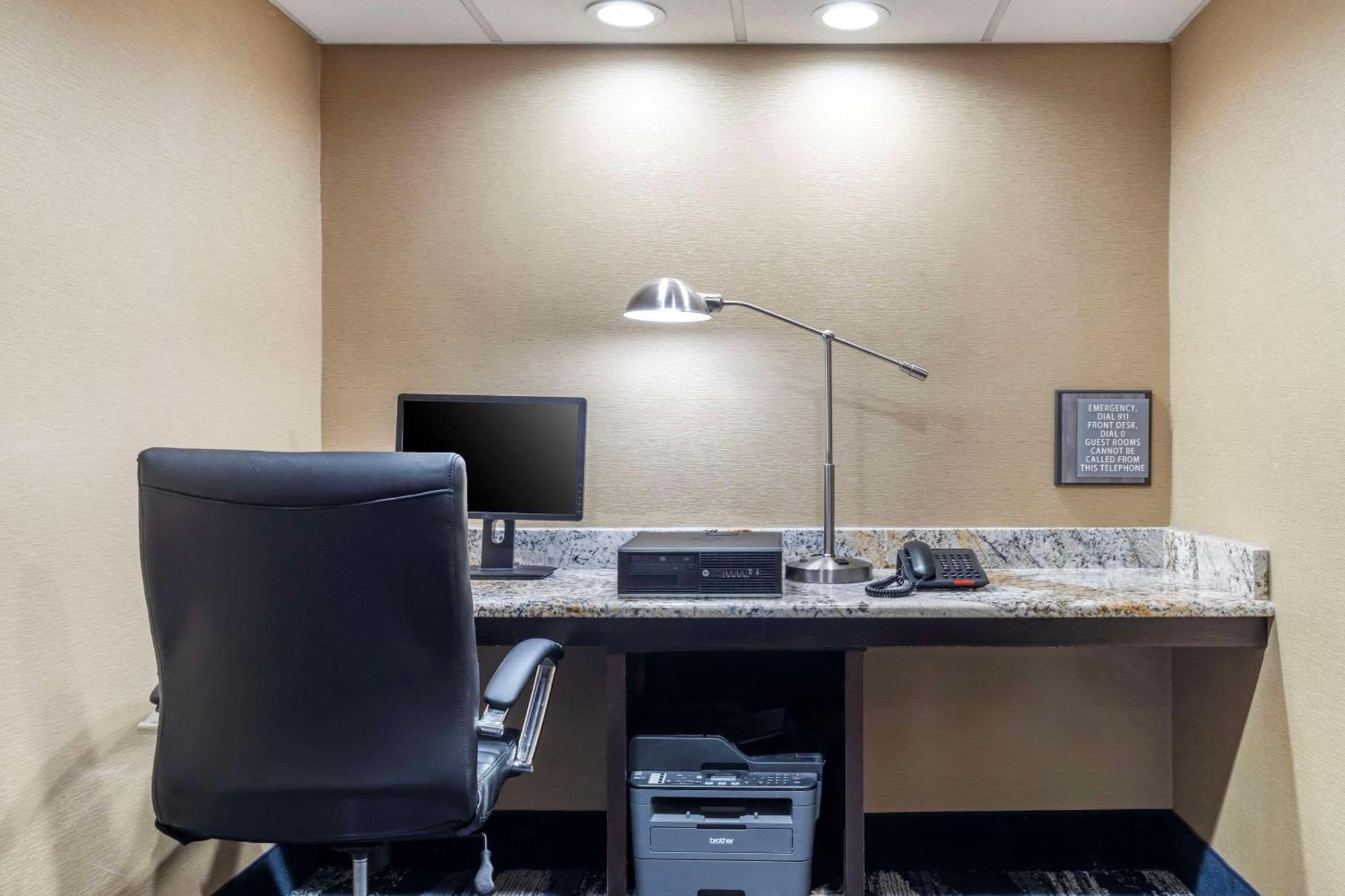 Comfort Inn Dallas North Love Field Airport Екстер'єр фото