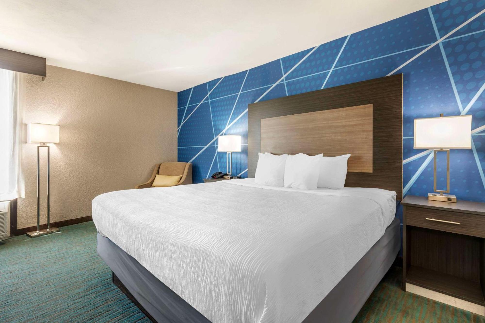 Comfort Inn Dallas North Love Field Airport Екстер'єр фото