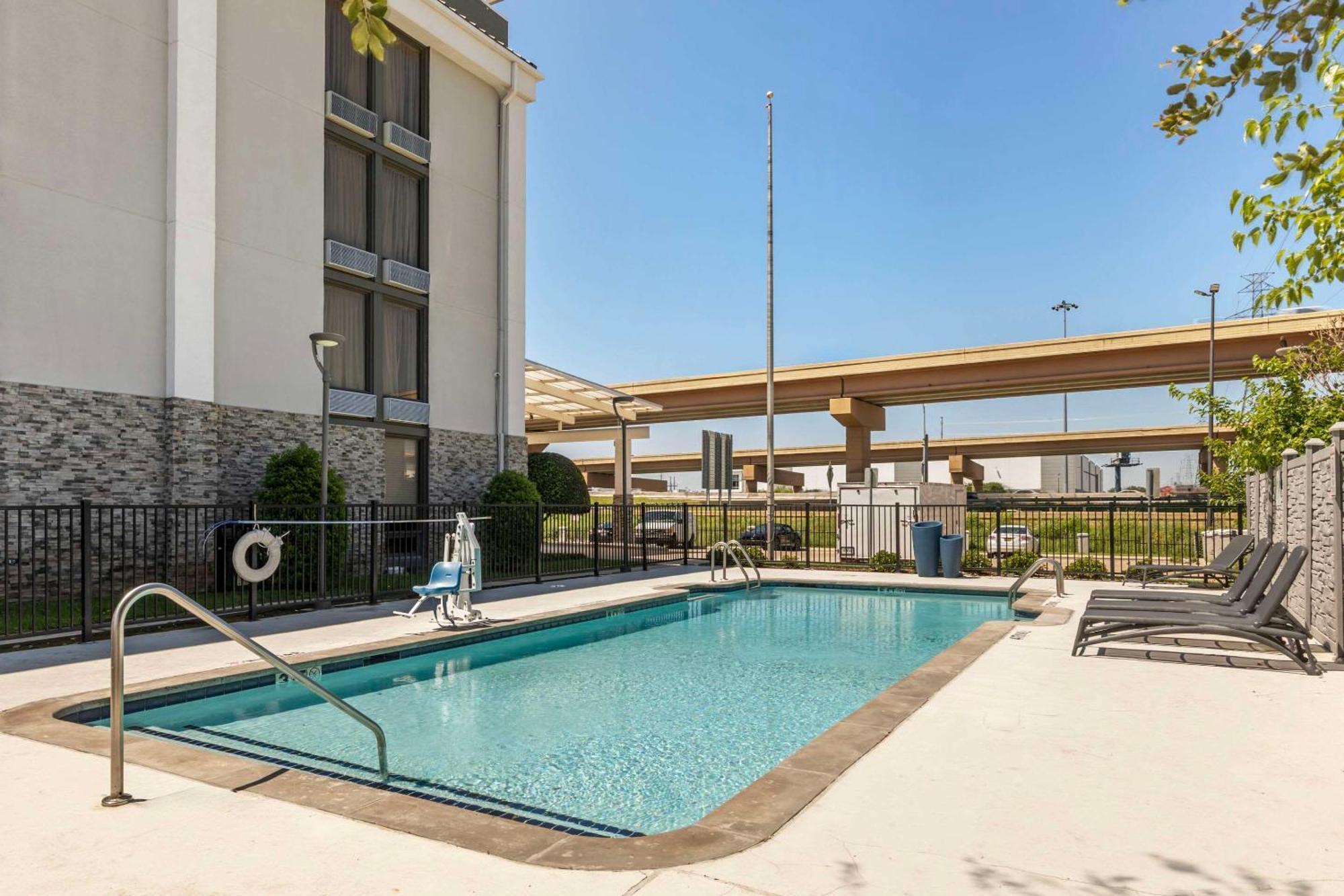 Comfort Inn Dallas North Love Field Airport Екстер'єр фото