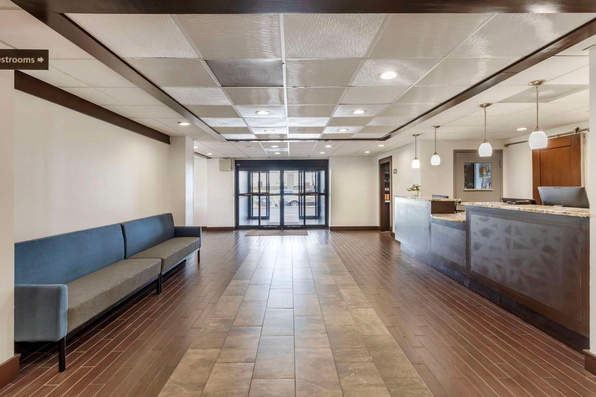 Comfort Inn Dallas North Love Field Airport Екстер'єр фото